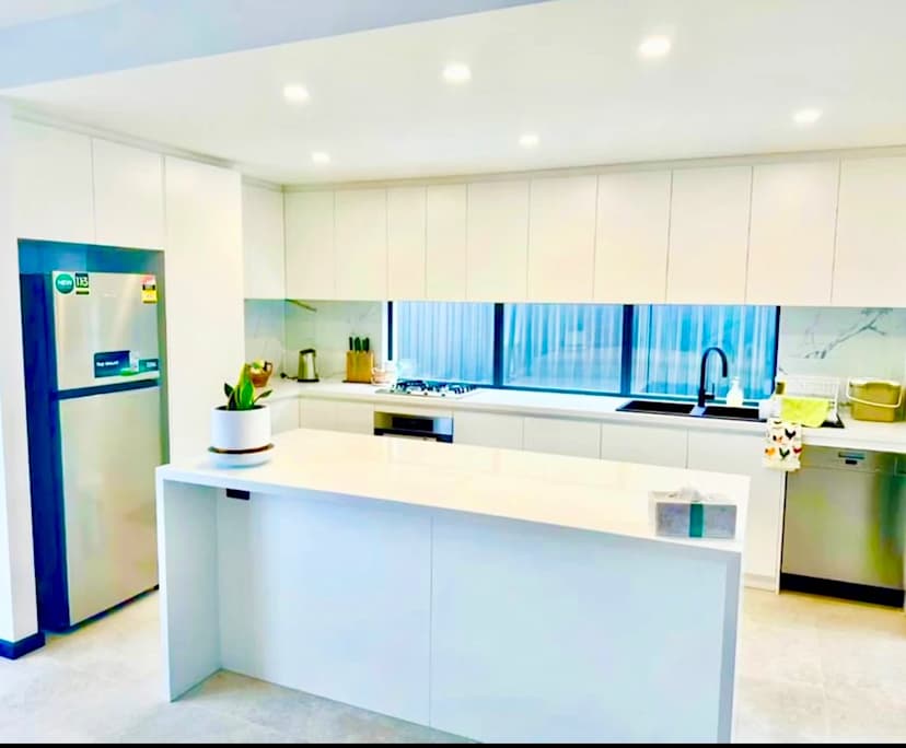 $300, Student-accommodation, 3 bathrooms, Booragoon WA 6154