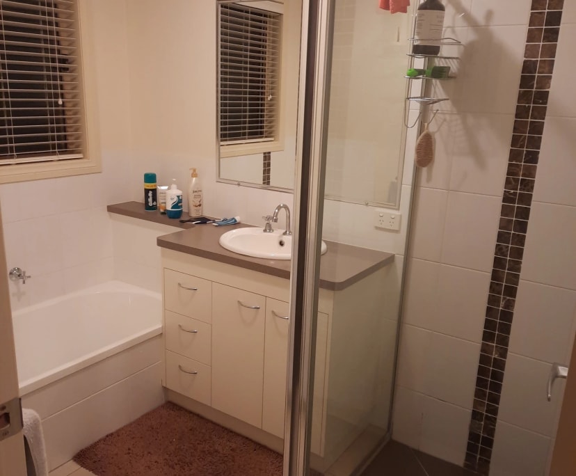 $200, Share-house, 2 bathrooms, Lavington NSW 2641