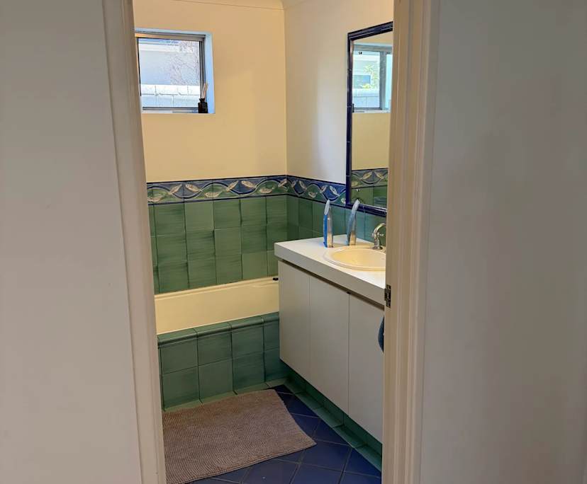 $385, Share-house, 5 bathrooms, City Beach WA 6015