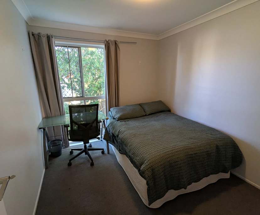 Room in a share house