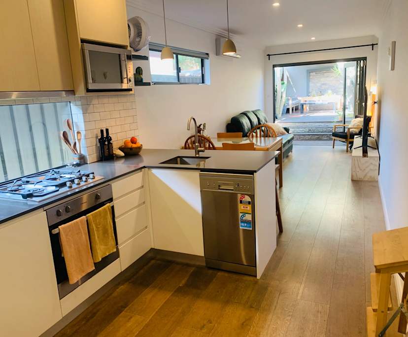 $1,050, Whole-property, 2 bathrooms, Newtown NSW 2042