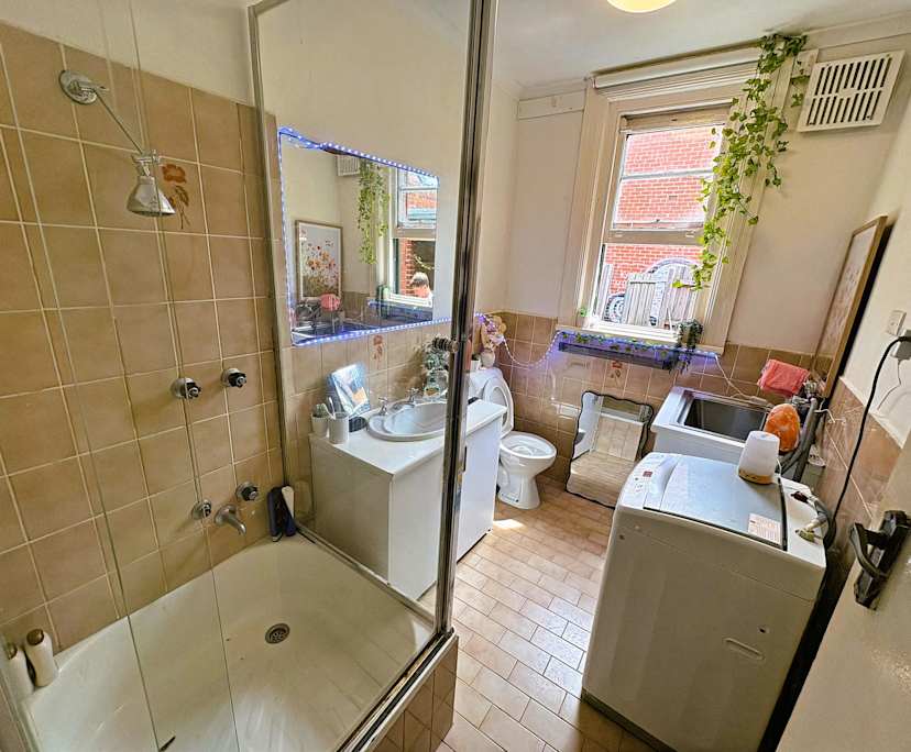 $330, Flatshare, 3 bathrooms, Carlton VIC 3053