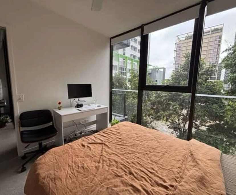 Unfurnished room with ensuite in a flatshare