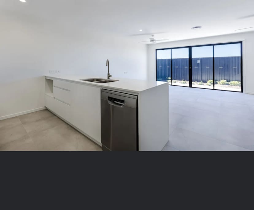 Whole property with 3 rooms for rent