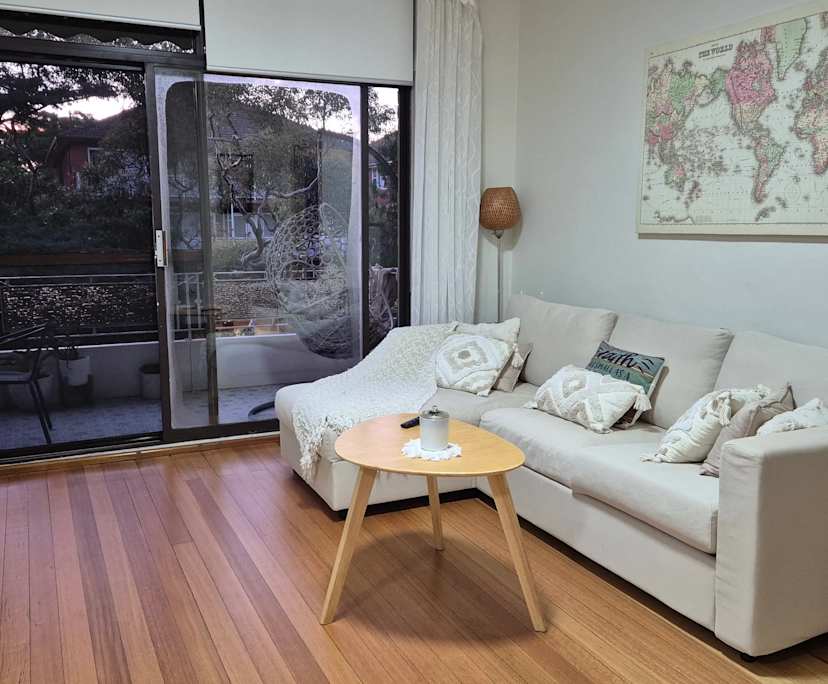 Furnished room with ensuite in a flatshare
