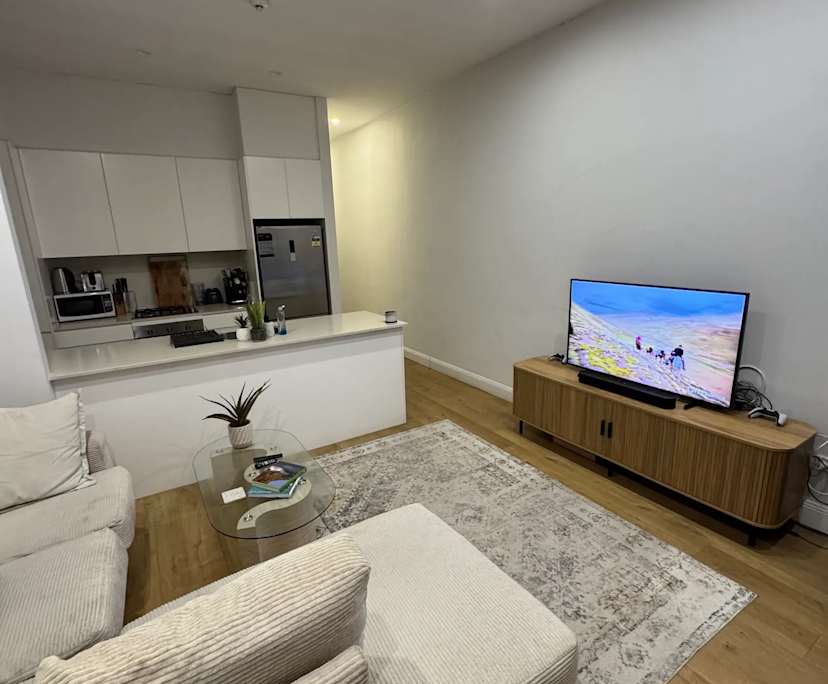 Furnished room in a flatshare