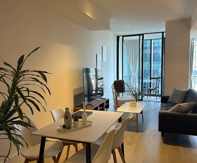 Furnished room with ensuite in a flatshare