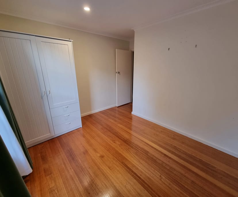 Room for Rent in Camberwell, Melbourne 240, Unfur...