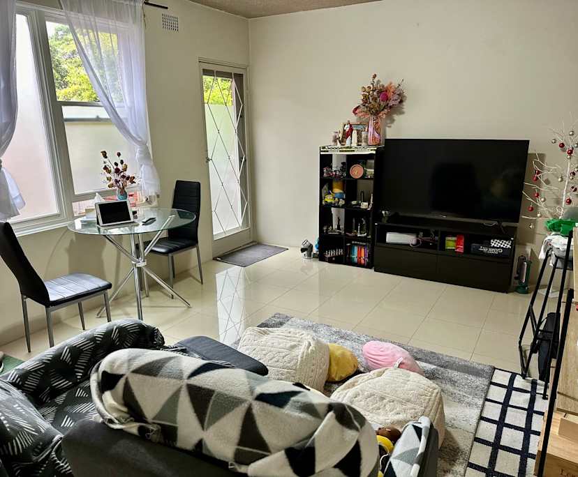 Room in a share house