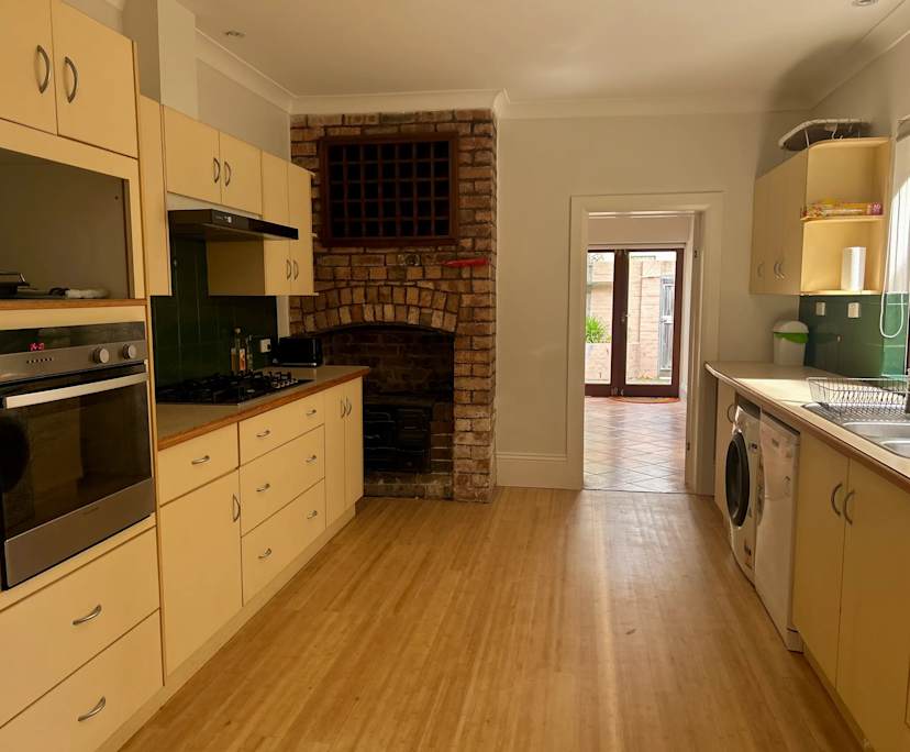 Room in a share house