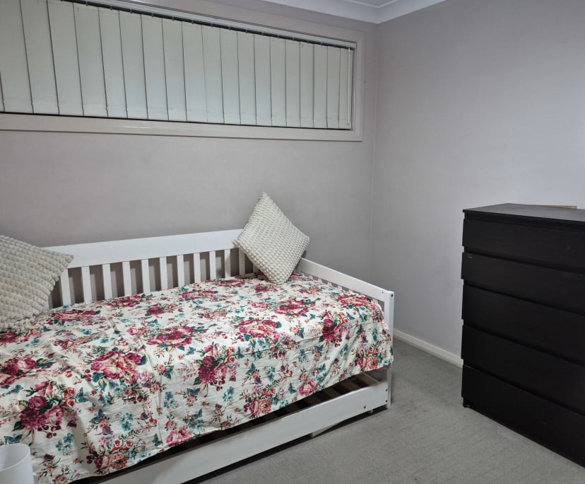 $200, Homestay, 3 bathrooms, Ropes Crossing NSW 2760