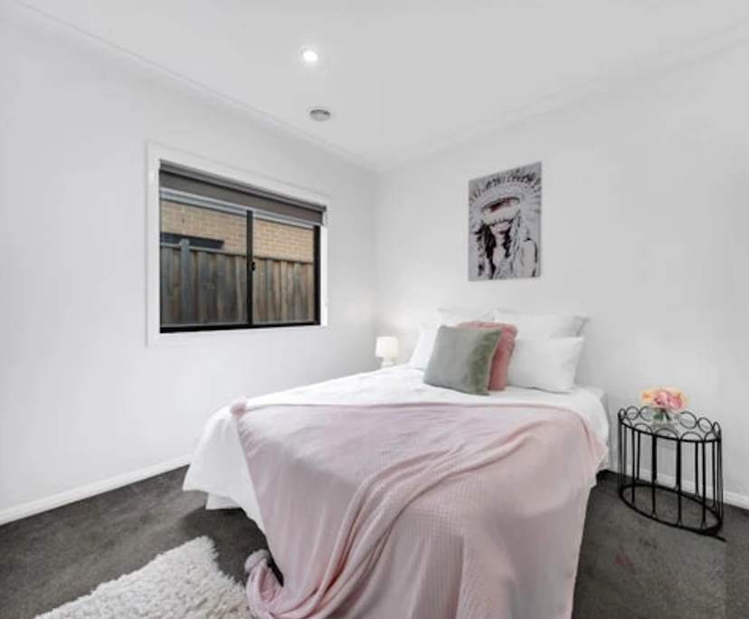 Room in a share house
