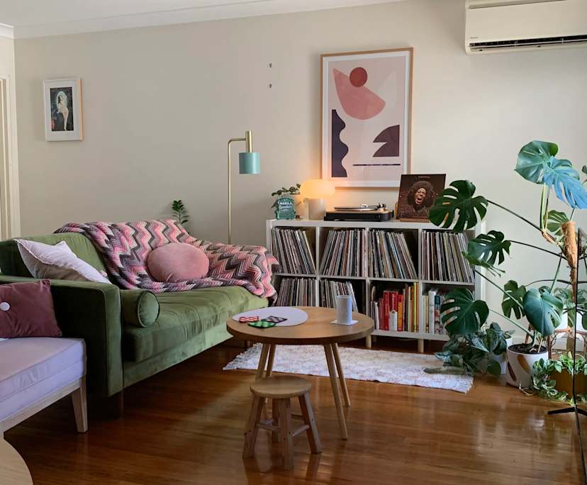 Unfurnished room in a flatshare