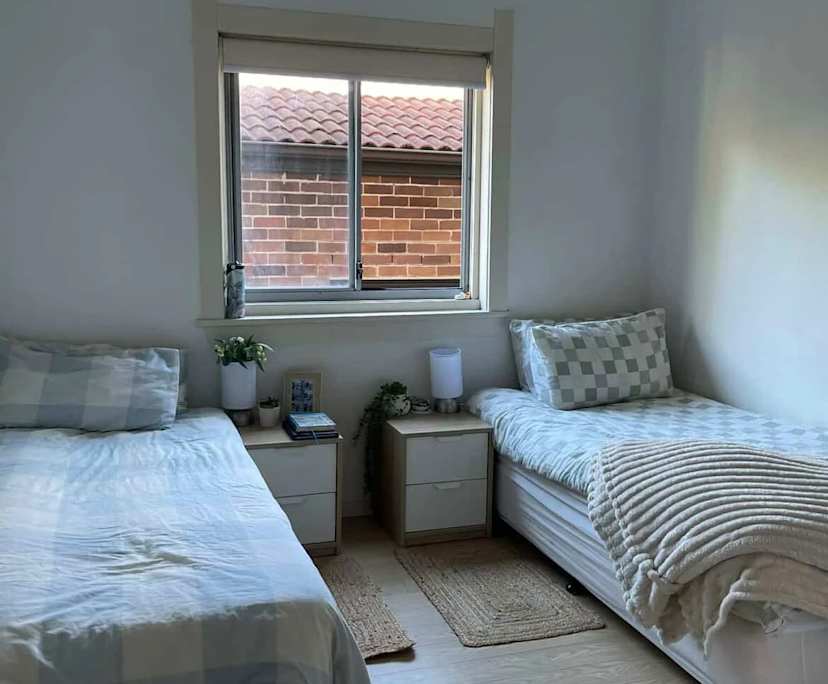 Furnished room in a flatshare