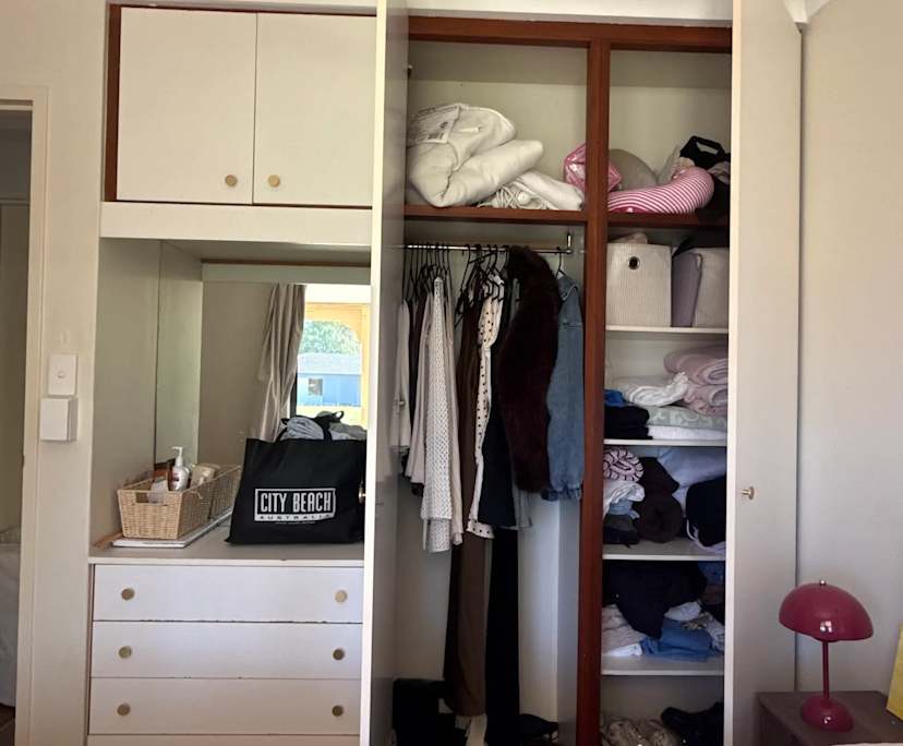 Room in a share house