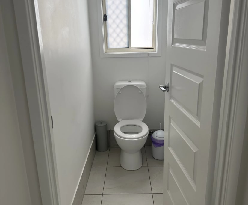 $270, Share-house, 3 bathrooms, Spring Mountain QLD 4300