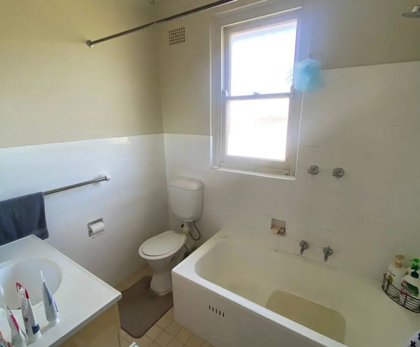 $430, Flatshare, 3 bathrooms, Freshwater NSW 2096
