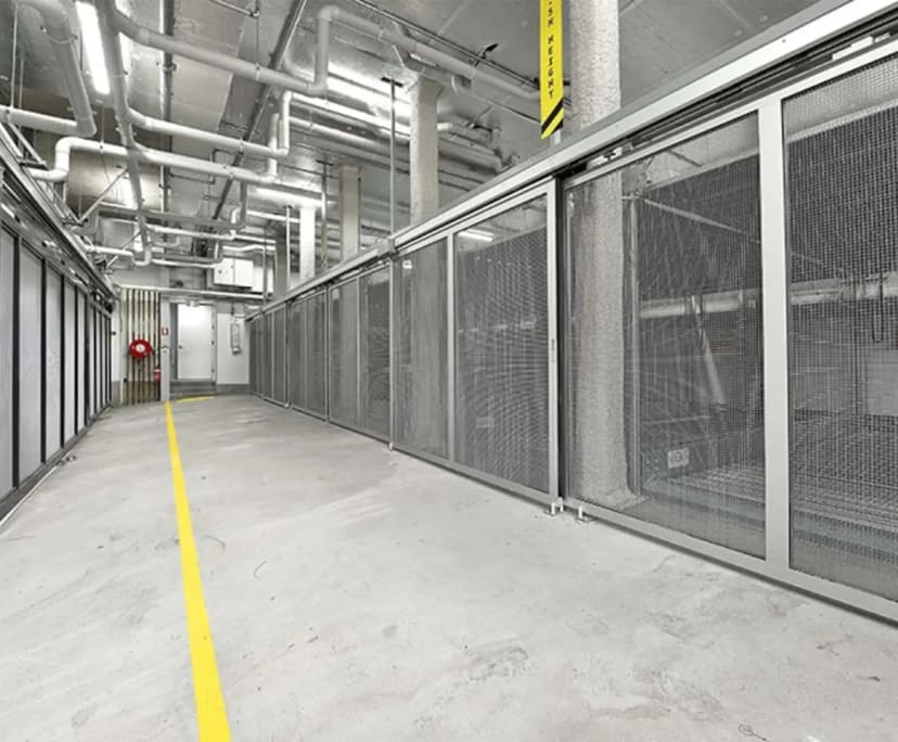 $950, Whole-property, 2 bathrooms, St Kilda VIC 3182