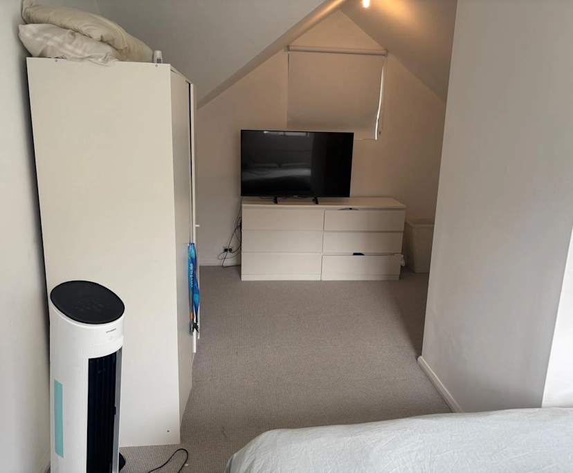 Unfurnished room in a share house