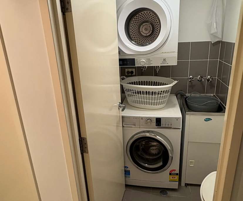 $370, Flatshare, 2 bathrooms, Fairfield QLD 4103