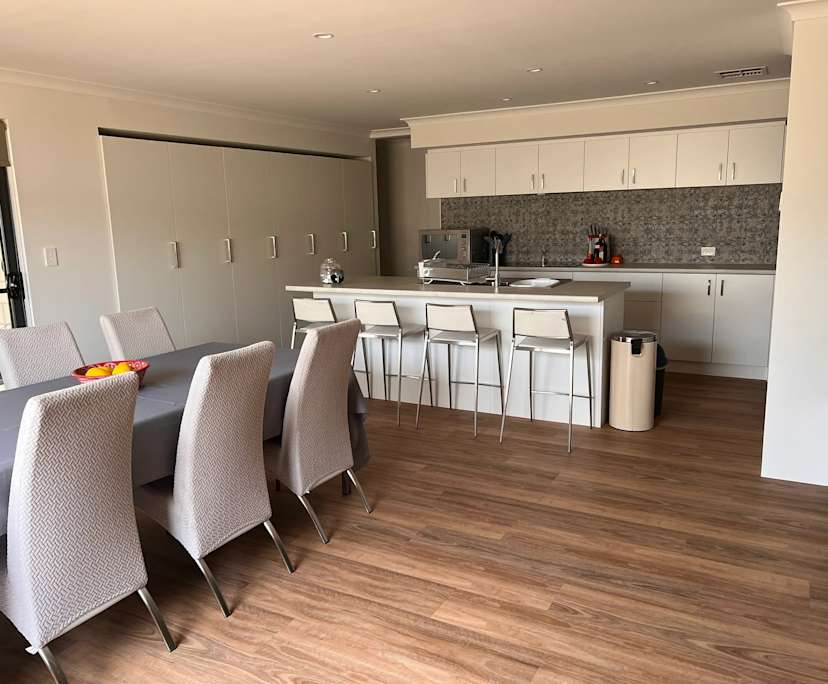 $325, Share-house, 4 bathrooms, Millbridge WA 6232