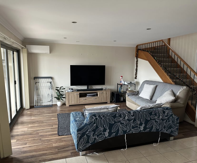 Unfurnished room in a flatshare