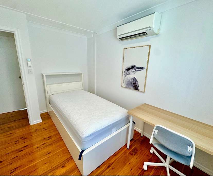 $300, Student-accommodation, 4 bathrooms, Indooroopilly QLD 4068