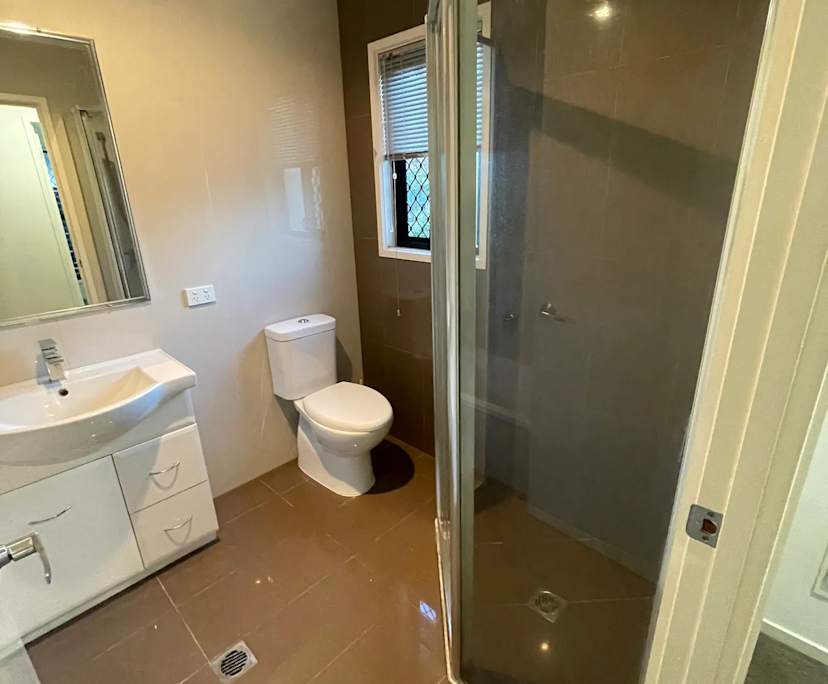 $250, Share-house, 3 bathrooms, Eight Mile Plains QLD 4113