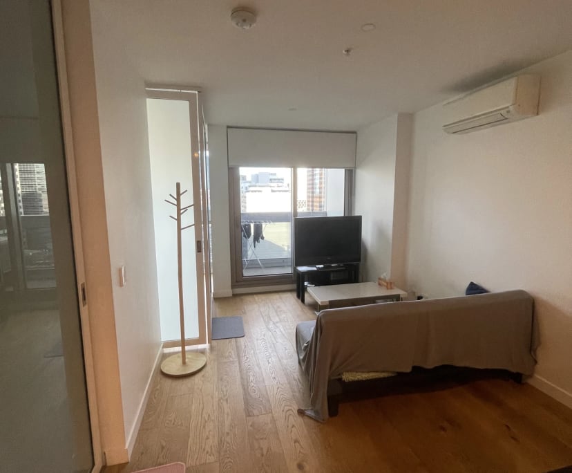 Furnished room in a flatshare