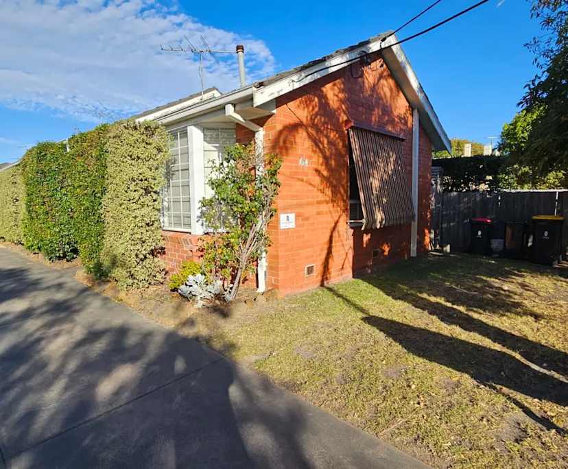 Whole property with 2 rooms for rent