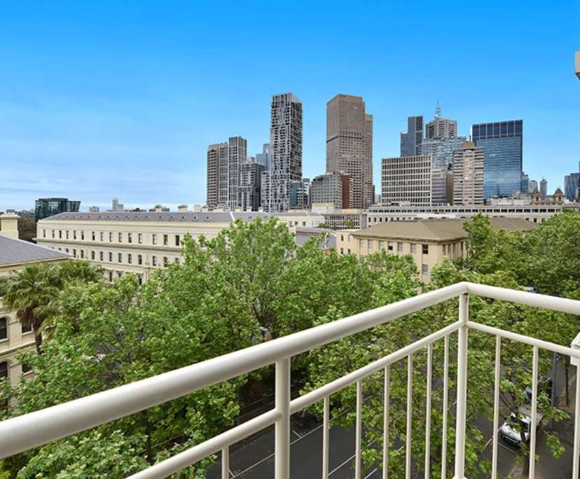 $995, Whole-property, 2 bathrooms, Melbourne VIC 3000