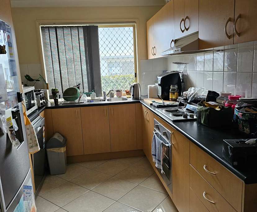 $250, Share-house, 3 bathrooms, Oxley QLD 4075