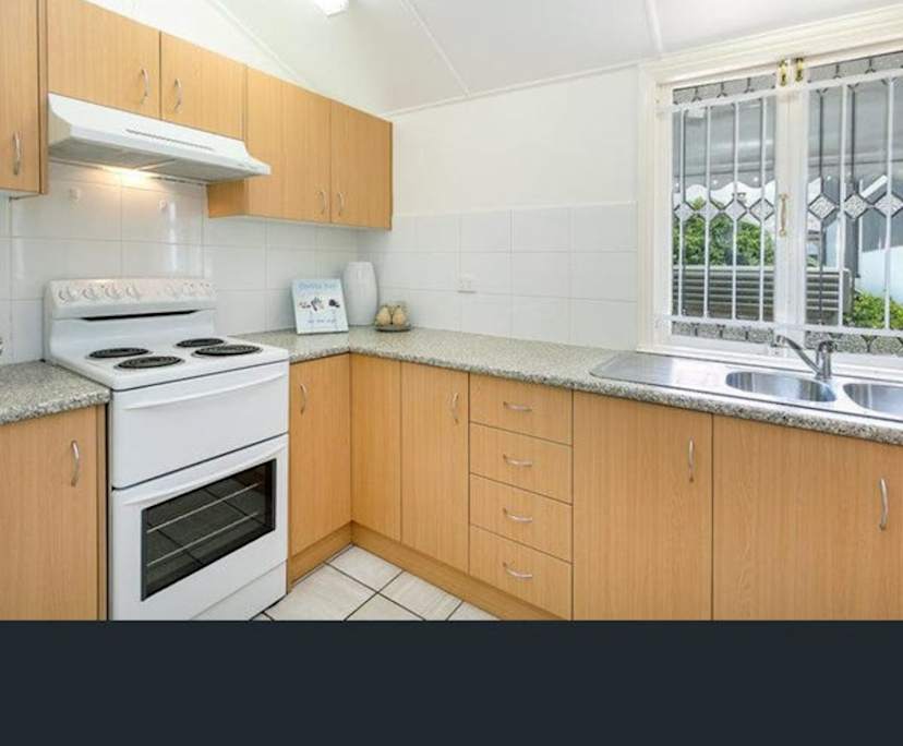 $260, Whole-property, 3 bathrooms, Petrie Terrace QLD 4000