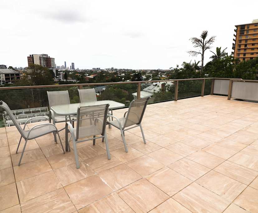 $265, Share-house, 5 bathrooms, Taringa QLD 4068