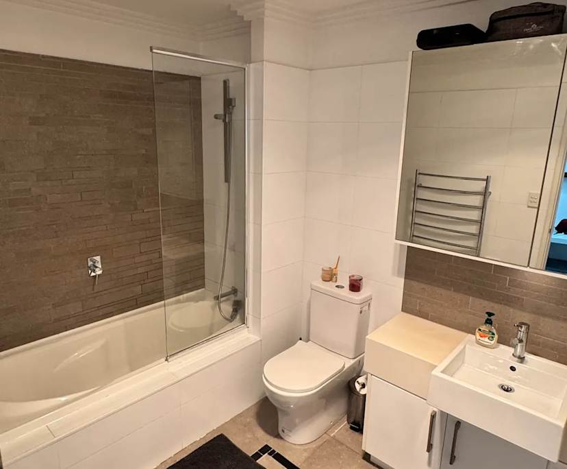 $375, Flatshare, 2 bathrooms, West Leederville WA 6007