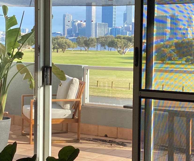 Furnished room in a flatshare