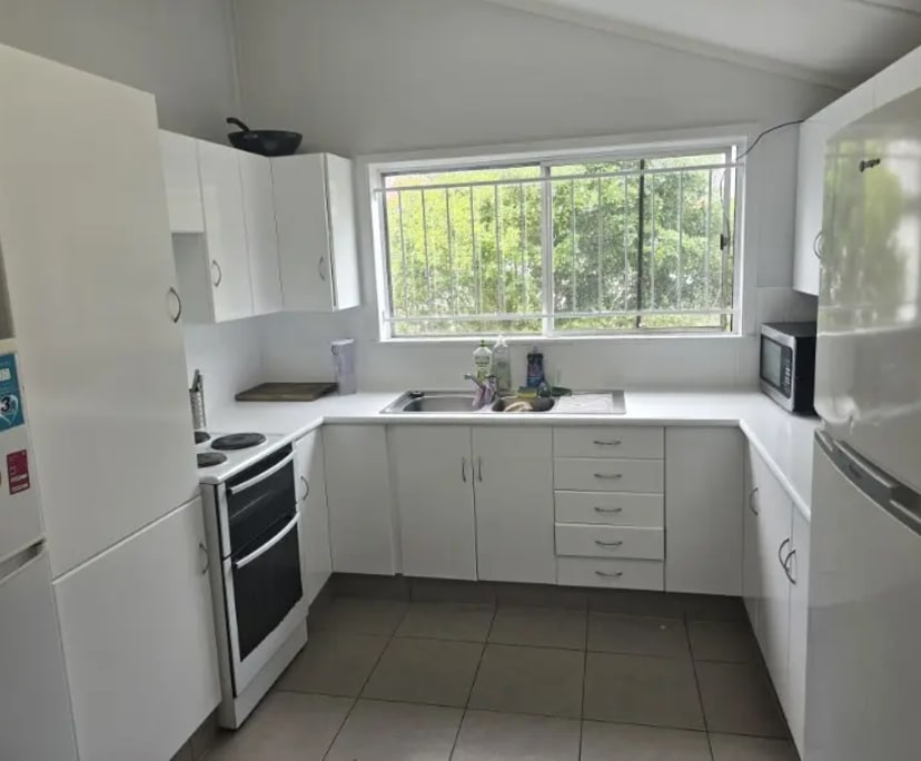 $330, Share-house, 4 bathrooms, West End QLD 4101