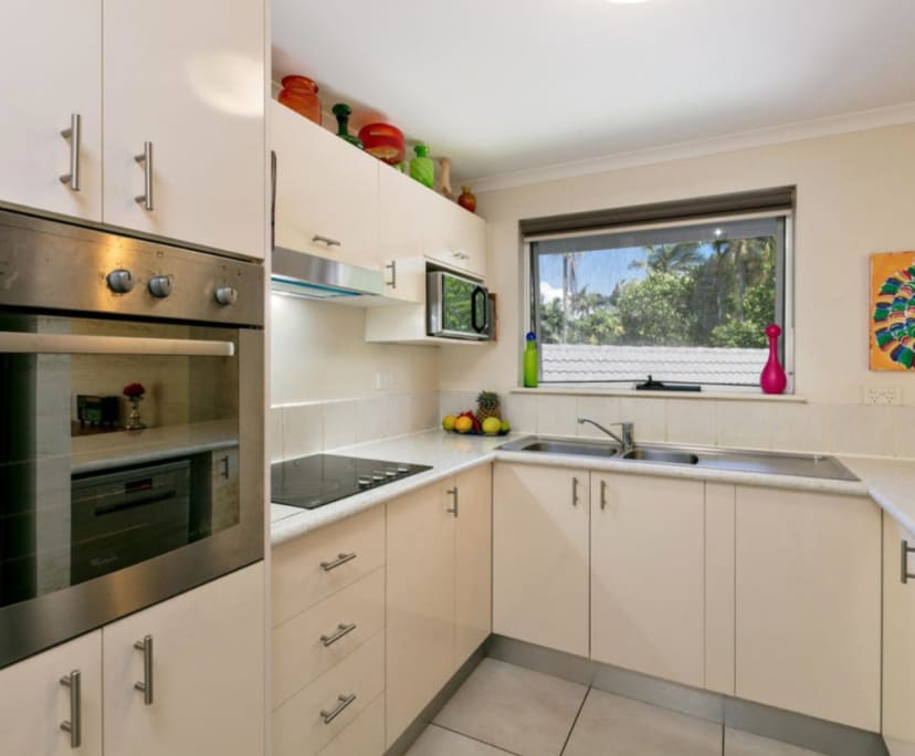 Room for Rent in Cairns North, Cairns 220, Unfurn...