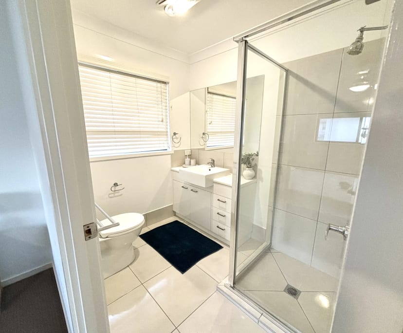$330, Share-house, 3 bathrooms, Crestmead QLD 4132
