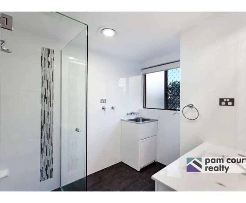 $350, Flatshare, 3 bathrooms, Mooloolaba QLD 4557