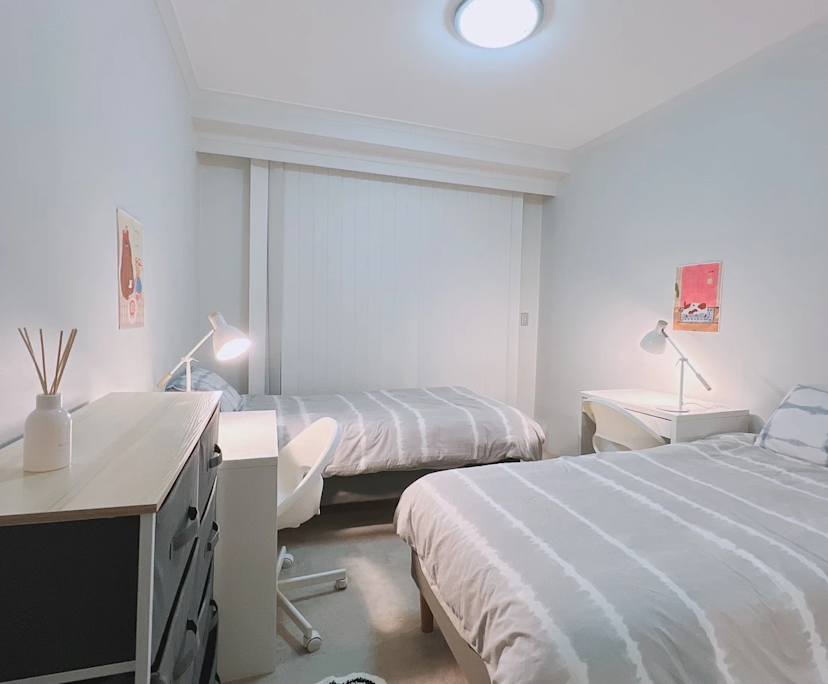 Furnished room in a flatshare