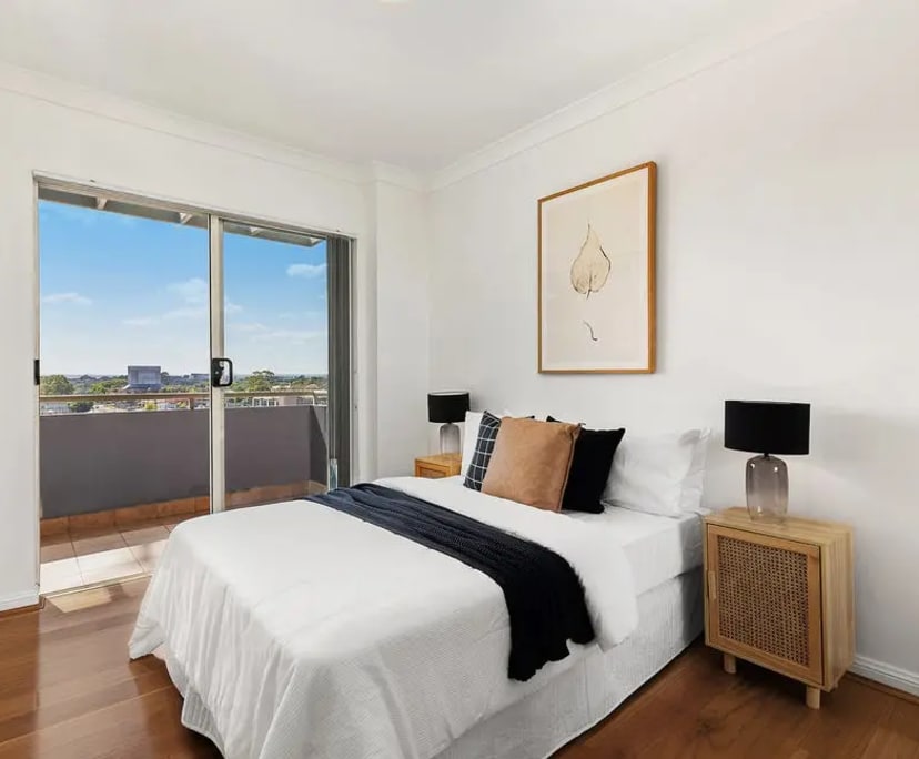 Unfurnished room with own bathroom