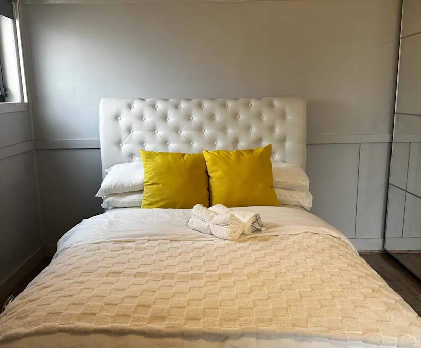 Whole property with 2 rooms for rent