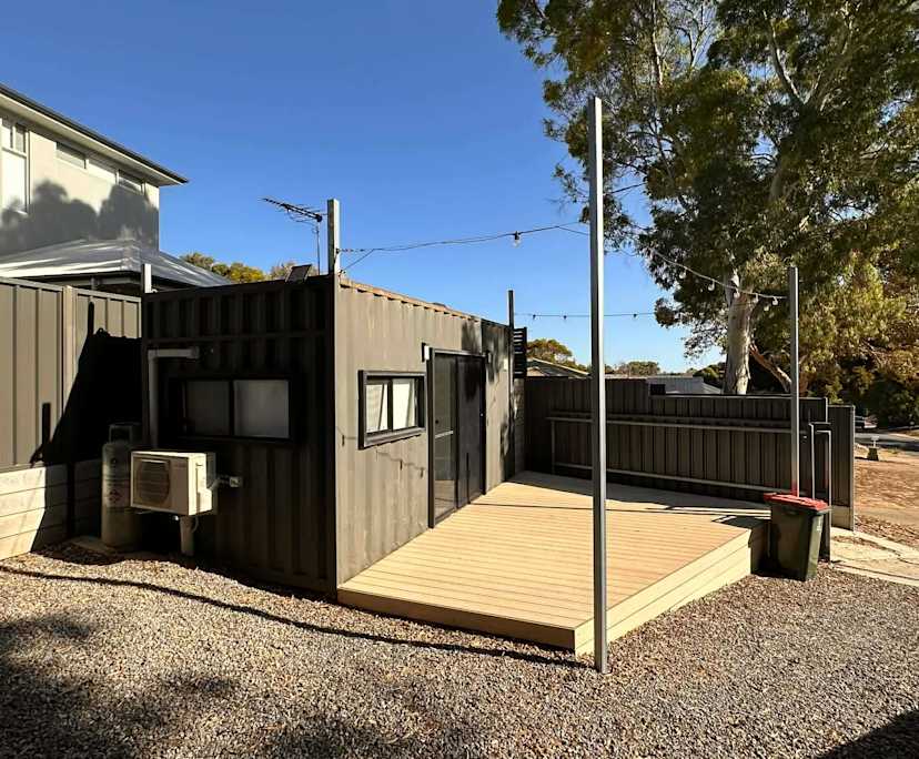 Furnished room studio flat for rent