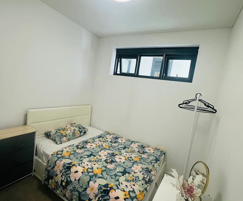 $375, Flatshare, 3 bathrooms, Wolli Creek NSW 2205