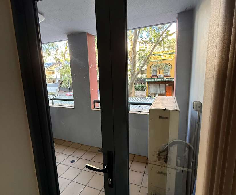 Unfurnished room with own bathroom