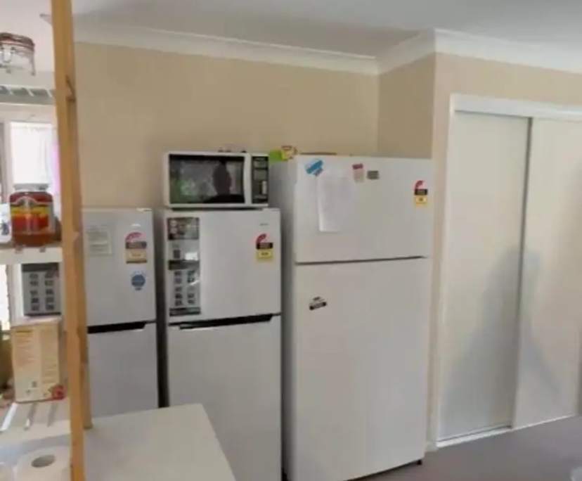 $350, Flatshare, 1 bathroom, Kawana QLD 4701
