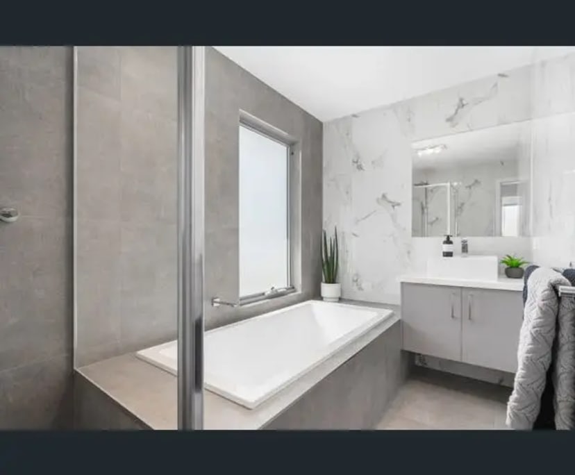 Whole Property for Rent in Rosebud, VIC 300, Furn...