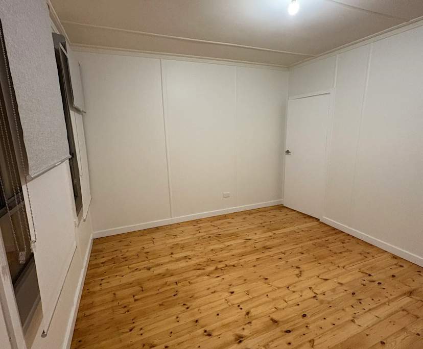 Room in a share house