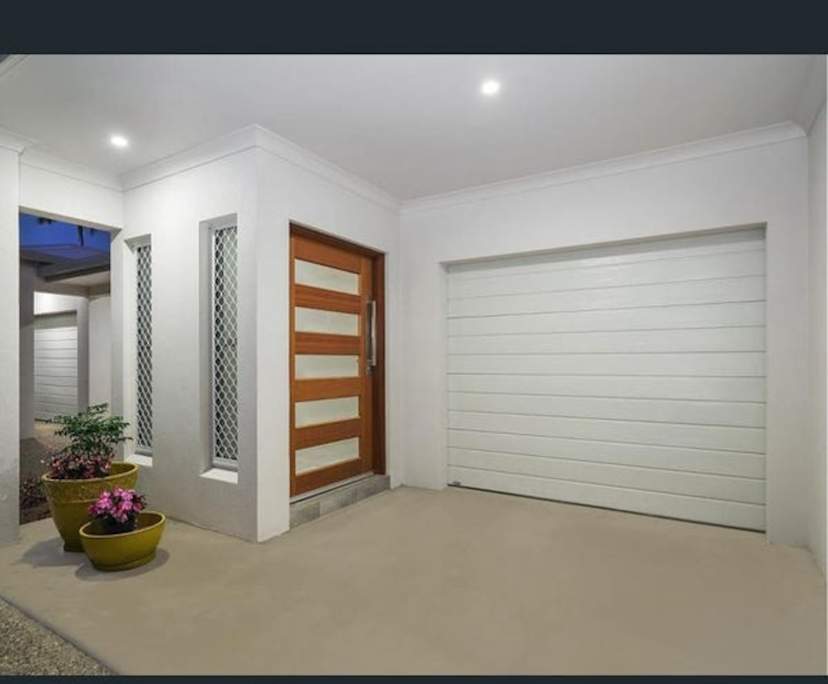 $295, Share-house, 3 bathrooms, Palm Cove QLD 4879